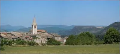 Commune d'Auvergne-Rhône-Alpes, dans l'aire urbaine d'Aubenas, Saint-Sernin se situe dans le département ...