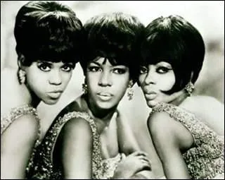 Dans quel groupe de chanteuses Diana Ross a-t-elle chant 'Baby Love' ?