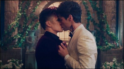 Dans quel épisode de la saison 1, Alec et Magnus s'embrassent-ils pour la première fois ?