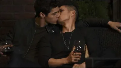 Quel était le premier cadeau d'Alec à Magnus ?