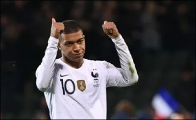 Qui de ces footballeurs est le plus jeune ?