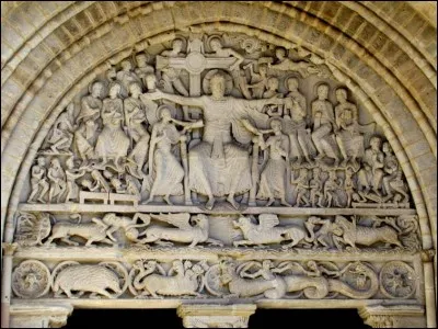 Allons vers le sud, pour découvrir l'église Saint-Pierre de cette ancienne abbaye bénédictine : le thème central de son tympan du XIIe siècle est la seconde venue du Christ ou Parousie. Nous sommes à ...