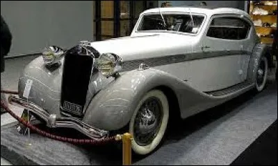 Qui a inventé, en 1931, la canne blanche ?