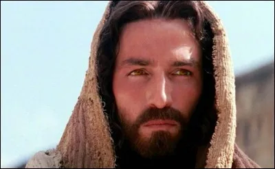 Un tournage difficile, une reconstitution esthétiquement parfaite, des acteurs engagés. D'ailleurs, l'acteur James Caviezel incarnant Jésus de Nazareth subira lors du tournage :