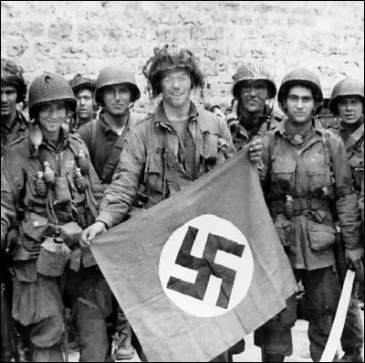 S'en fiche royalement :