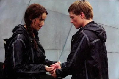 Peetniss. C'est dans le deuxième tome de "Hunger Games" que Katniss Everdeen rencontre Peeta Meelark.