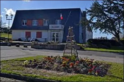 Plougoulm, commune Finistérienne, se situe en région ...