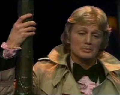 Dans la chanson de Claude Franois 'Le tlphone pleure', dans quel htel la petite fille va-t-elle en vacances ?