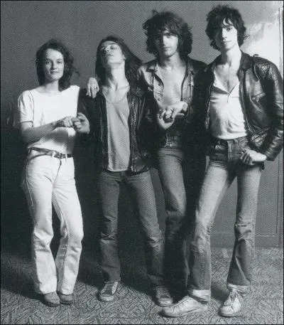 Laquelle de ces chansons n'est pas de Tlphone ?