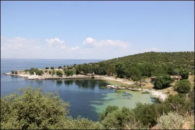 Quel détroit, situé en Turquie, relie la Méditerranée à la mer de Marmara ?