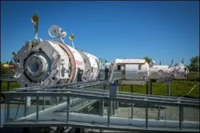 Les étoiles aussi ont leur musée. Avec la fusée Ariane, la station Mir, des films, des espaces ludiques etc. Quel est ce musée dont une partie est en plein air ?