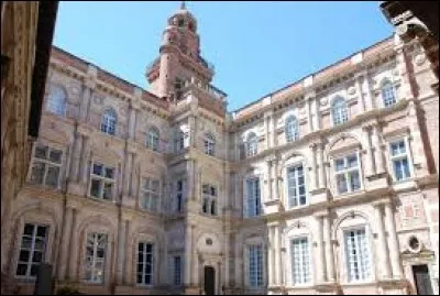 Toulouse, la ville rose, au bord de la Garonne chantée par Nougaro, est aussi une ville de musées et d'hôtels particuliers. Quel est celui-ci ?