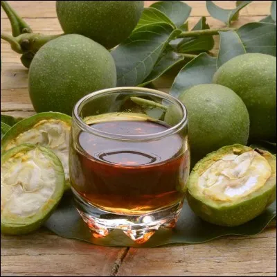 Le vin de noix est incontournable ! À quelle date faut-il cueillir les noix, pour sa confection ?