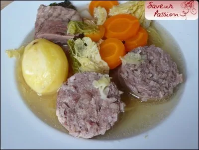 Quel est le nom de ce saucisson matheysin, parfumé au carvi qui lui donne un léger goût anisé ?