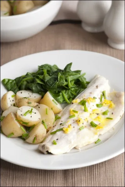 Quel est ce mets réalisé avec un poisson qui vit ses premières semaines dans l'eau douce du Rhône avant de descendre à la mer ?