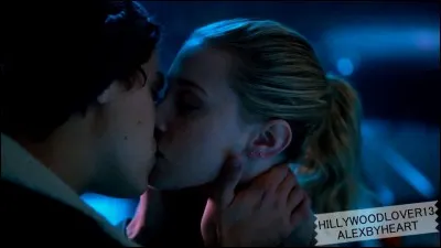 De qui tombe amoureuse Betty Cooper (S1 P1/2) ?