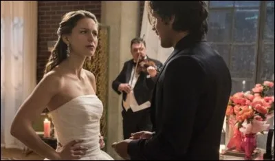 Comment s'appelle le jeune homme venant de la 4e dimension et qui veut se marier avec Cara (Supergirl) ?