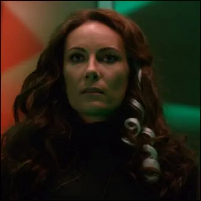 Qui tue Astra la tante de Cara ?