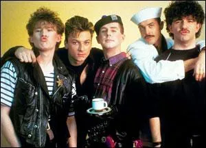 Quelle chanson de Frankie Goes to Hollywood a fait un carton en 1983 ?