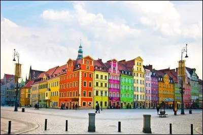 En polonais, comment nomme-t-on la capitale de la Pologne ?