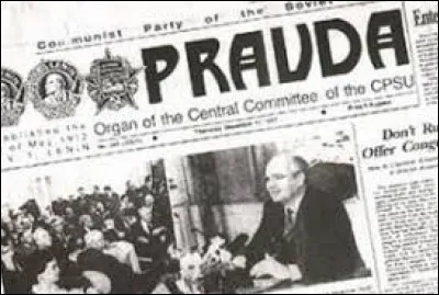 Sortirait d'une bouche de mouflet,
Si dans la tombe n'est emportée,
Ou sur celle-ci elle ne se fait.
Dans une formule consacrée,
Par la cour est exigée.
A quelqu'un, peut être assénée
Si par quatre est multipliée.

Qui est-elle ?