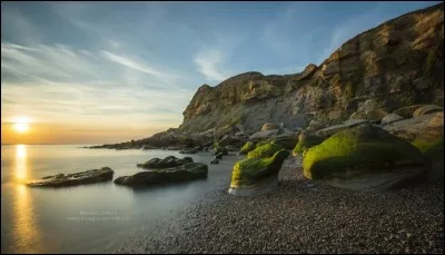 Revenons en France pour nous reposer face aux merveilleuses couleurs que nous propose ce soleil couchant sur le Cap Gris-Nez :