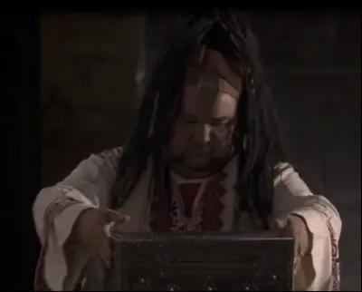 Au début de l'épisode du "Jeu de la guerre", combien va-t-on pouvoir voir d'ufs quand le roi Burgonde va ouvrir son petit coffre ?