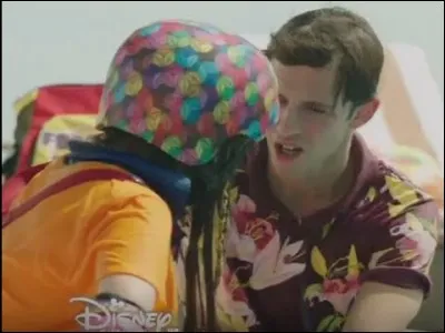 Qui sauve Luna de la noyade ?