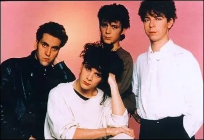 ''Tes yeux noirs'' est un titre d'Indochine. Quelle actrice a les yeux noirs ?