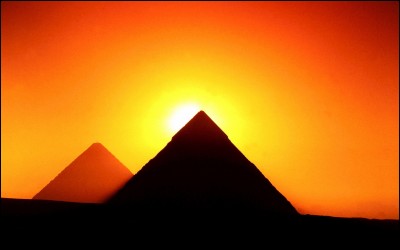 Qui représente le dieu Soleil dans l'Égypte antique ?
