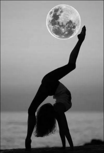 Son nom en Gaule est associé à l'astre, probablement la lune personnifiée. Qui est-elle ?