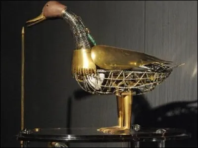 Qui a créé cet automate, un canard qui peut digérer ce qu'il avale en 1738 ?