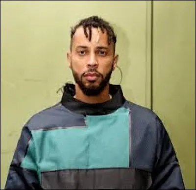 Complétez le titre de cette chanson de Disiz La Peste : "J'pète les...