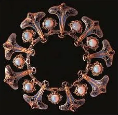 À quoi ne réagit pas l'art nouveau ?