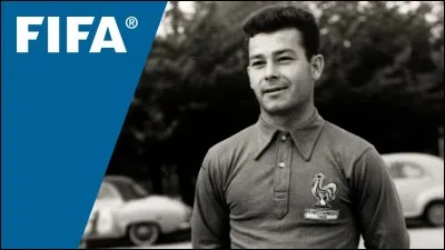 Un seul footballeur français a été élu meilleur buteur lors d'une Coupe du Monde. Il s'agit de Just Fontaine durant l'édition 1958 en Suède. Combien de buts avait-il marqués ?