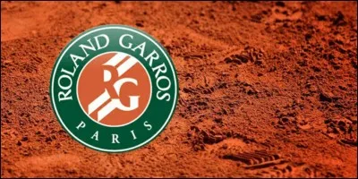 En combien de sets Yannick Noah a-t-il remporté les Internationaux de France (Roland Garros) en 1983 ?