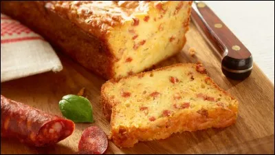 Sur cette photo, on peut voir un cake salé au thon.