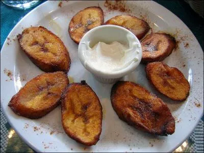 Dans la cuisine cubaine, quels aliments cuit-on pour prparer des plantanos ?
