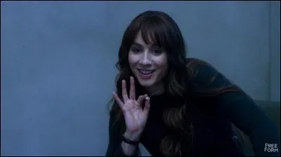 Comment s'appelle la jumelle maléfique de Spencer ?