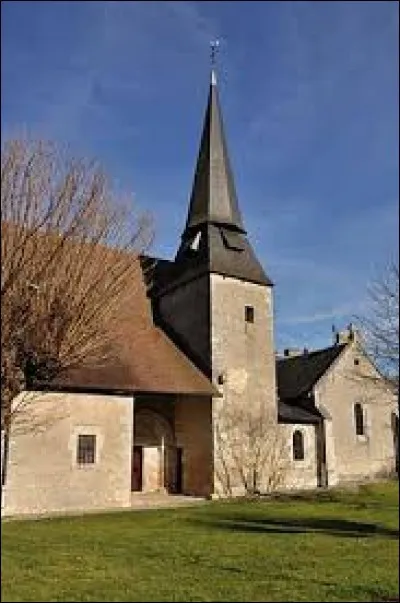 Nous sommes dans le Centre-Val-de-Loire devant l'église Saint-Léobon de Chalais. Village de l'arrondissement du Blanc, dans la région naturelle de la Brenne, il se situe dans le département ...
