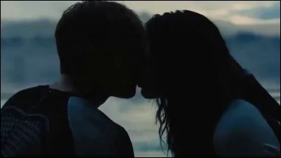 L'amour de Peeta et Katniss est-il un amour sincère au début ?