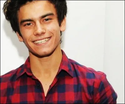 Agustín Bernasconi joue le rôle de :