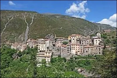 Village Maralpin, dans la vallée du Cians, Pierlas se situe en région ...