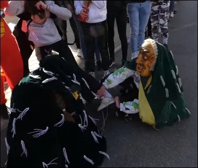 Le fait d'enlever les chaussures d'une personne est passible de la prison à perpétuité.