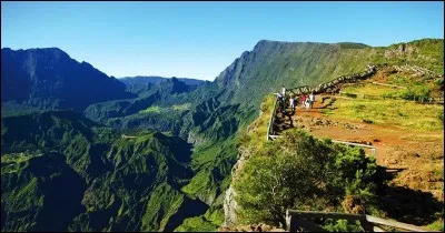 La Réunion se situe dans l'océan Pacifique.