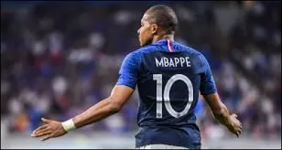 Qui a affronté la France en demi-finale ?