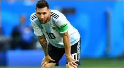 Par quel événement est marqué le match Argentine - Islande ?