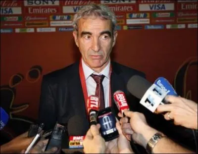 Comment le prsident de la FFF, Jean-Pierre Escalette, a laiss  penser que le slectionneur des Bleus, Raymond Domenech, allait bientt disparatre ?