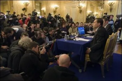 Eric Besson a fait disparatre un certain nombre de drapages ('minoritaires', dit-il) ayant agit les 227 dbats organiss sur l'identit nationale. Combien Rue89 en a-t-il recens dans la presse locale ?