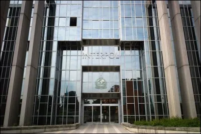 Où se trouve le siège d'Interpol ?